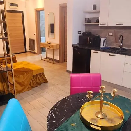 Apartment Azizi Luxury - Pool &