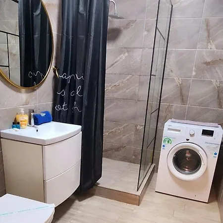Apartment Azizi Luxury - Pool &
