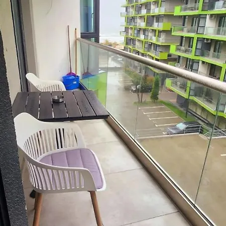 Apartment Azizi Luxury - Pool & *